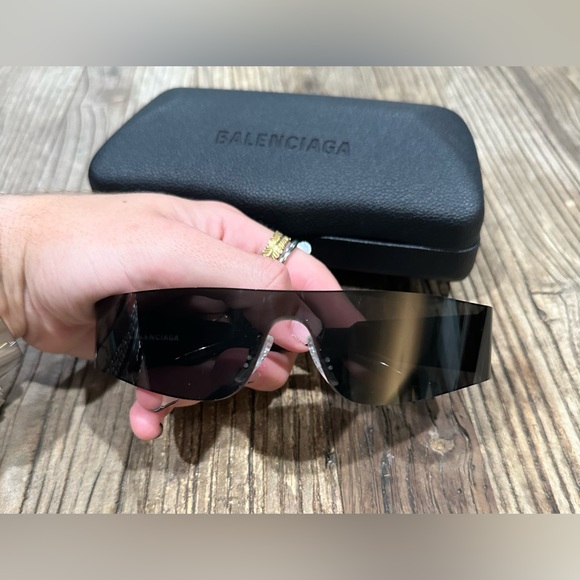 Balenciaga BB0041S 001 Sunglasses Rectangle Unisex - Picture 5 of 7